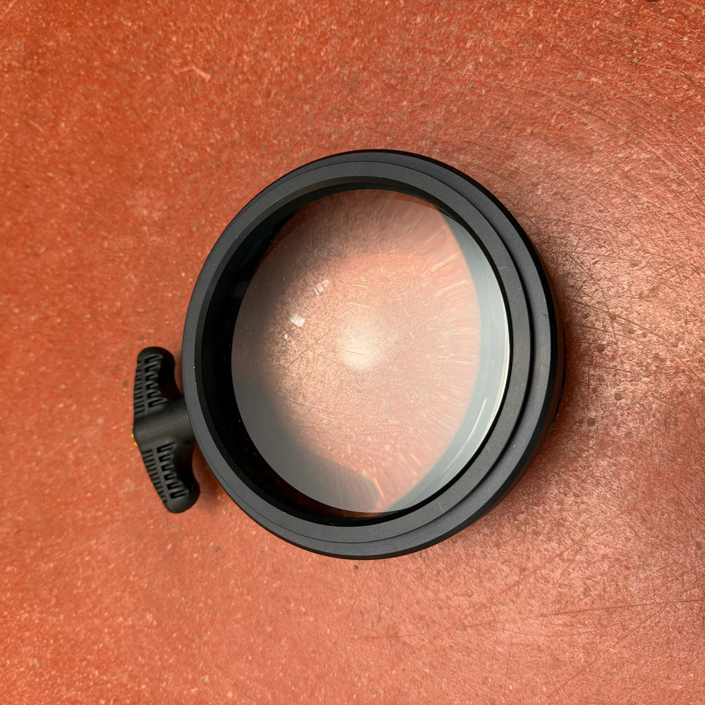 Dedolight Parallel beam intensifier for Series 400/402 and DLED9 light heads. Less than 4° beam angle in flood position. (old code: DPBA400)