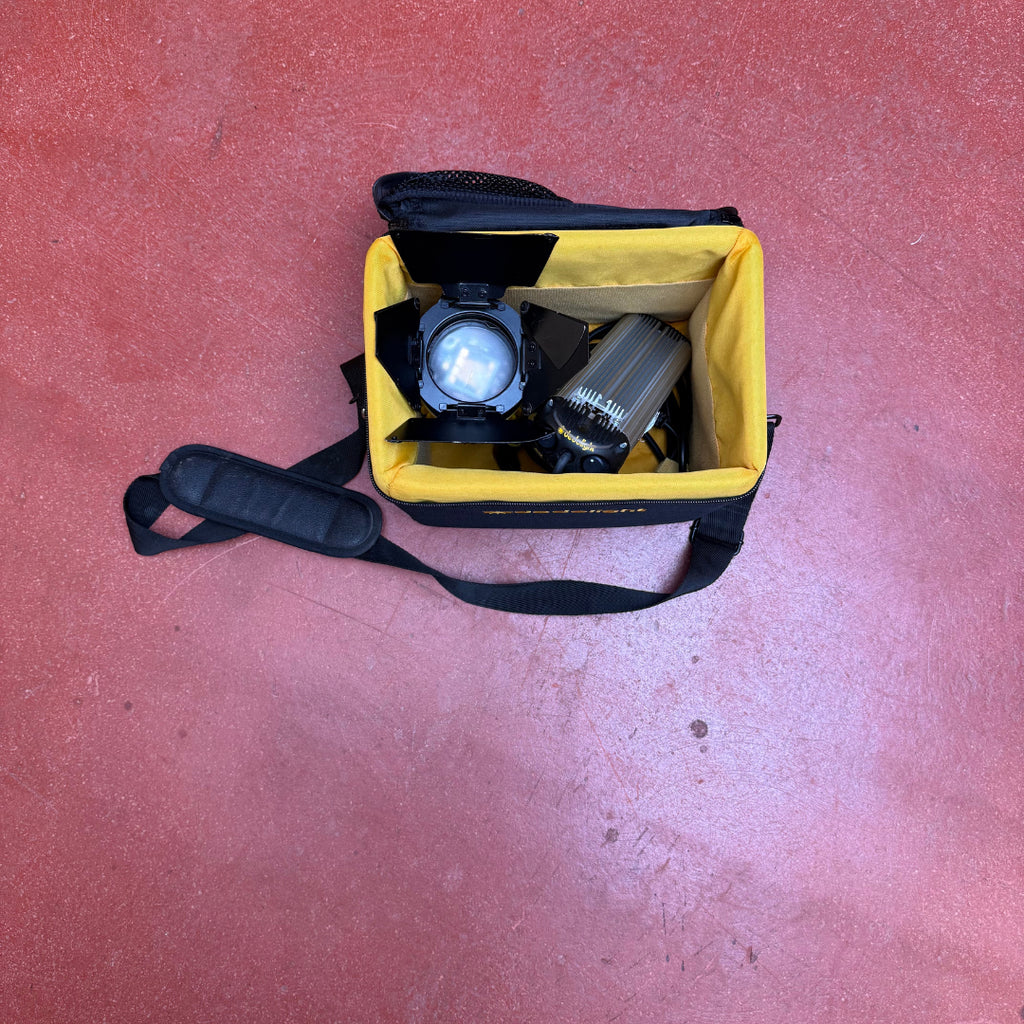 Dedolight Occasion DLED7 Turbo LED light head, bicolor, DT7-BI power supply, light shield ring, barn door, European cable